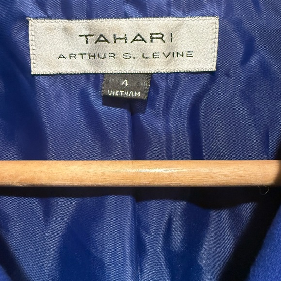 Tahari Arthur S Levine Royal Blue Cropped Blazer Jacket Size 4 Career Work - Picture 5 of 6